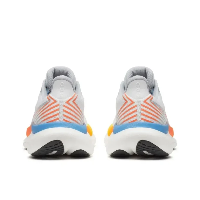 Dames Every Woman’s Marathon x Saucony Triumph 23