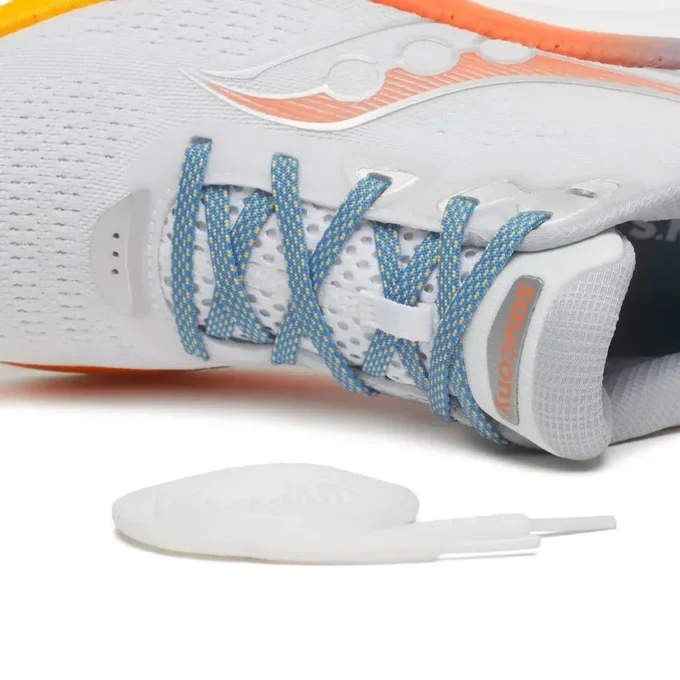 Dames Every Woman’s Marathon x Saucony Triumph 23