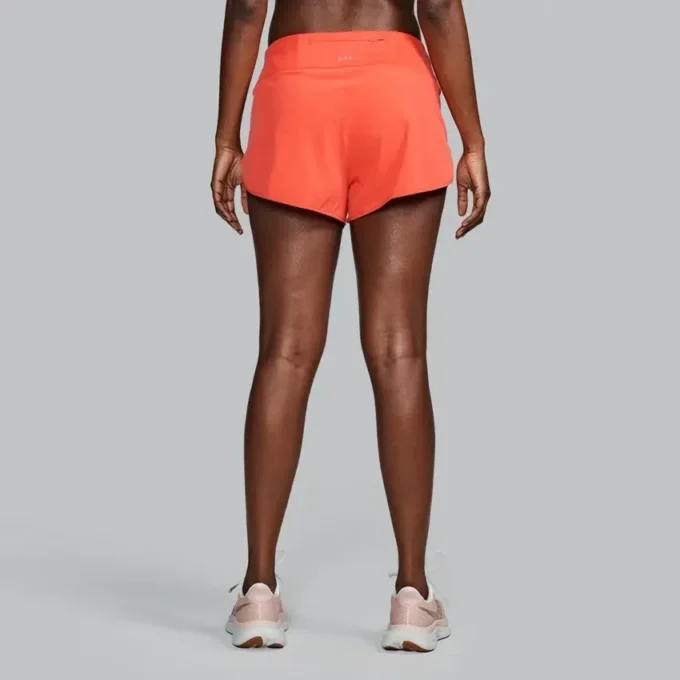 Outpace 2.5″ split shorts voor dames