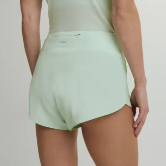Outpace 2.5″ split shorts voor dames
