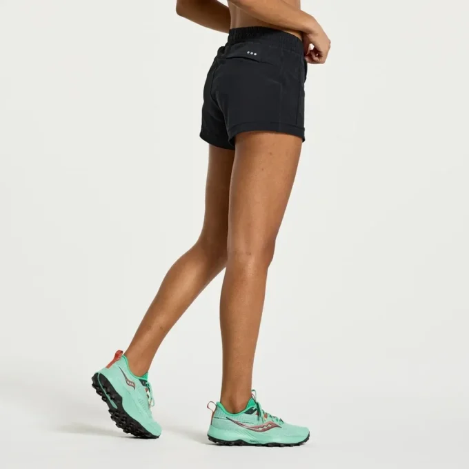 Outpace 2.5″ split shorts voor dames